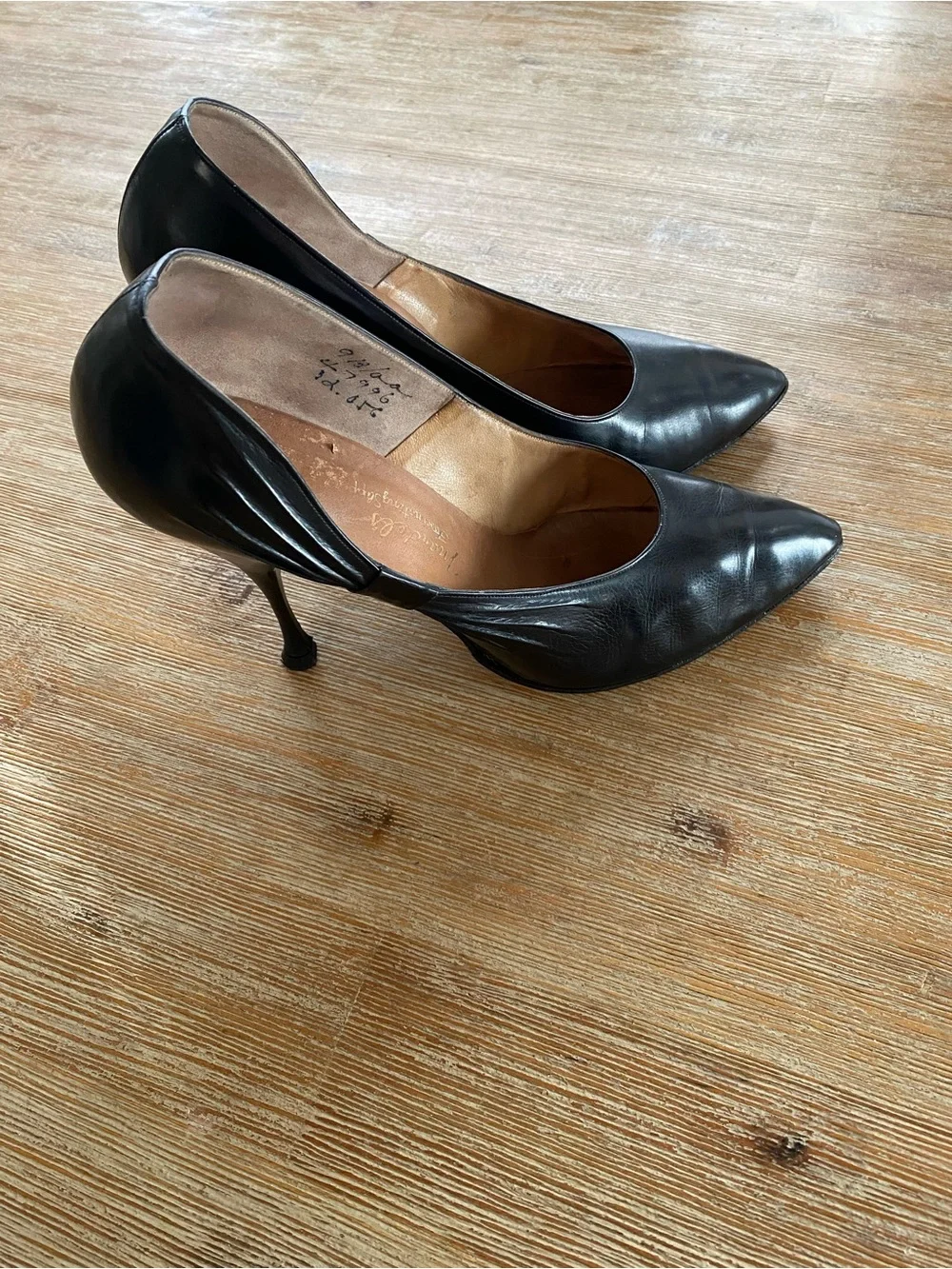 MANDEL’S Fascinating Slippers Skyscrapers New York Vintage Stiletto